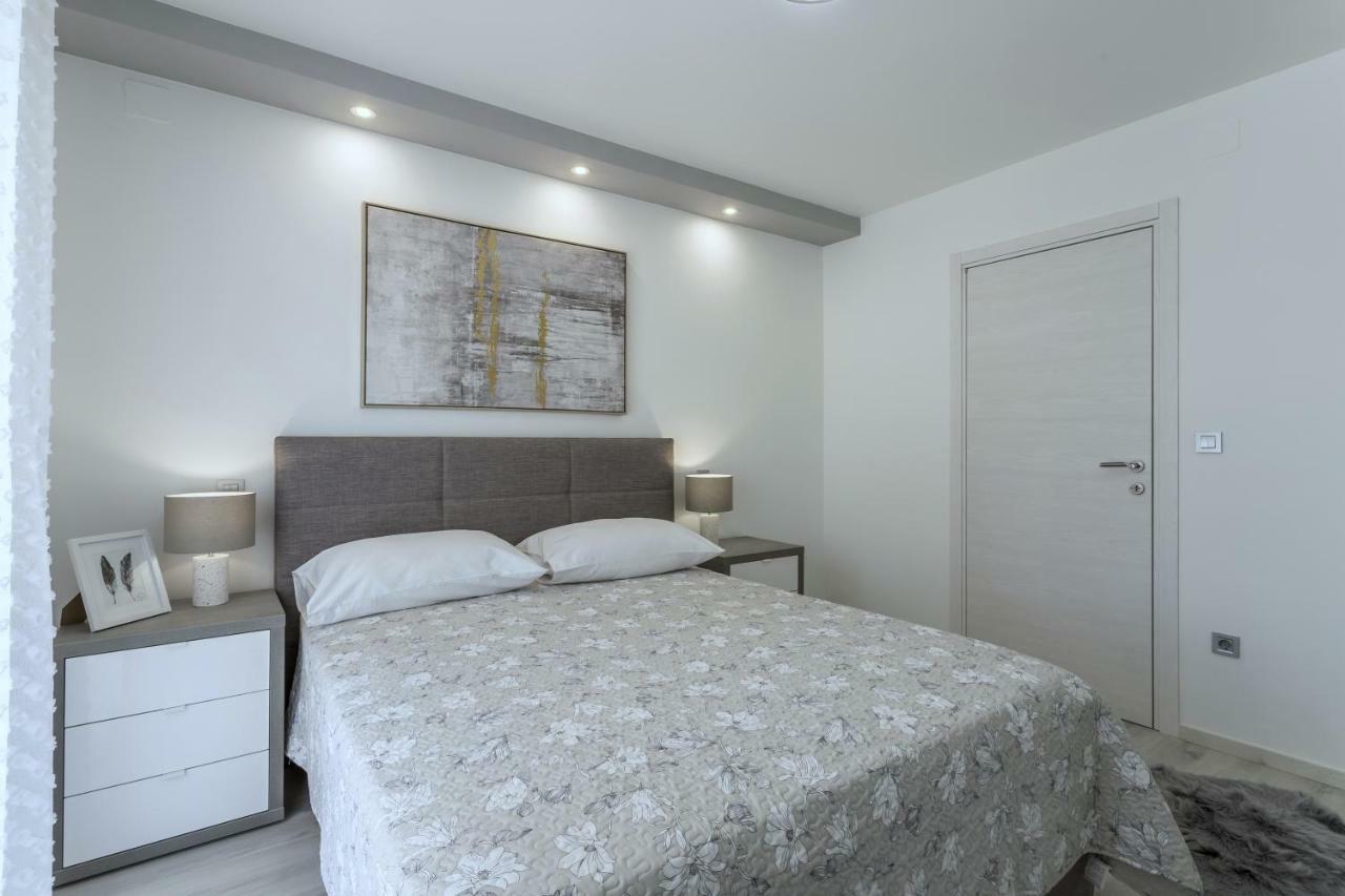Villa Ema Kastela With Private Heated Pool 외부 사진