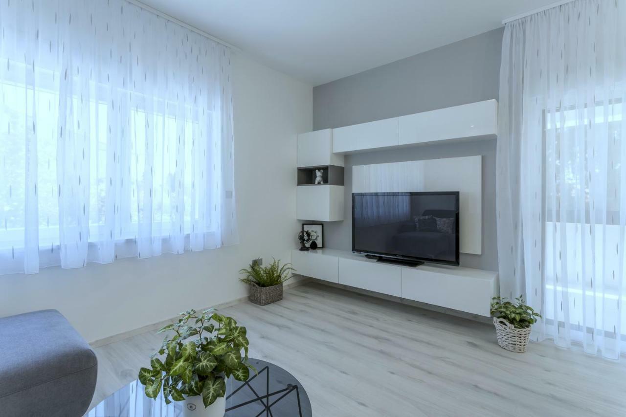 Villa Ema Kastela With Private Heated Pool 외부 사진